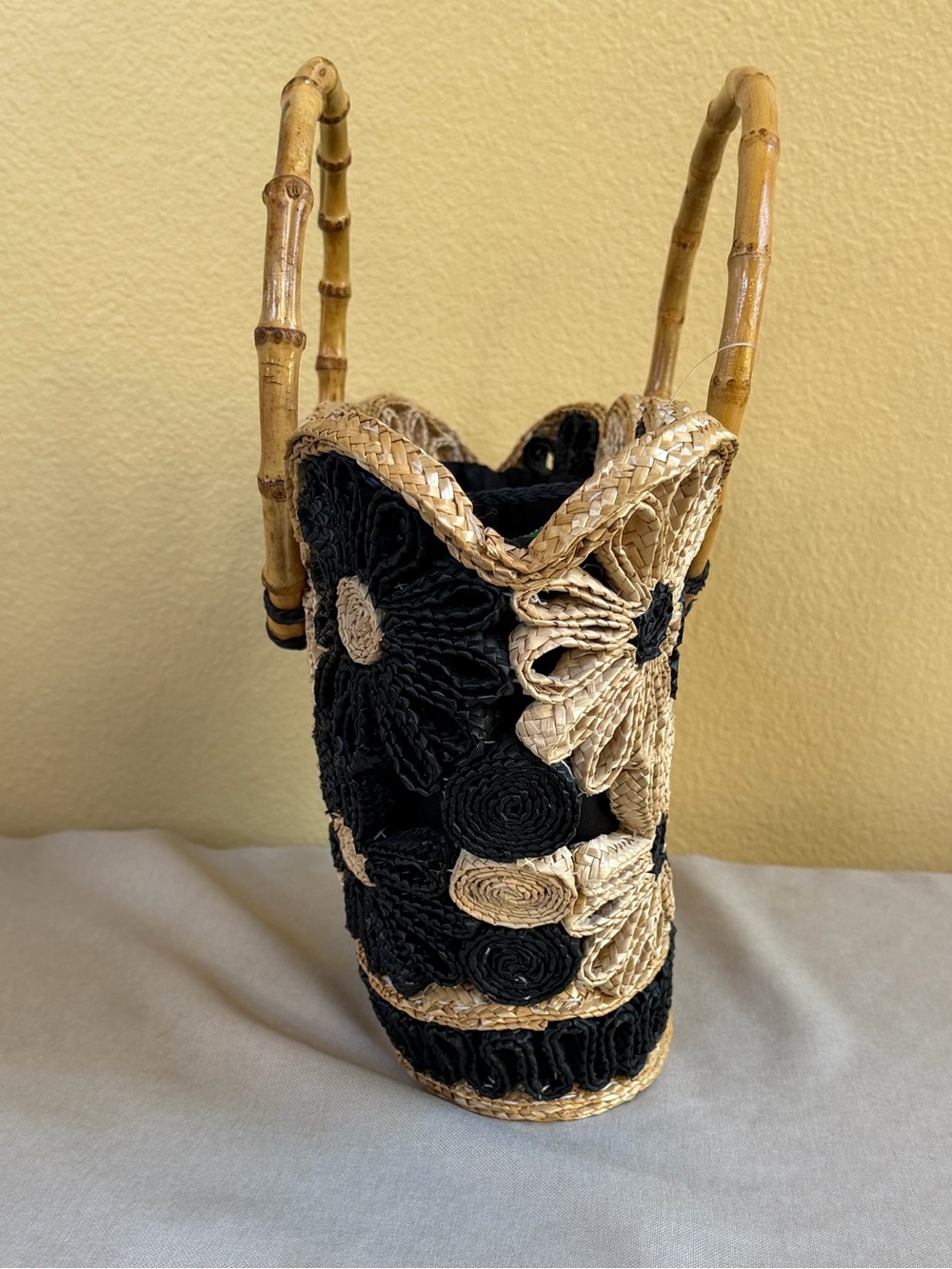 NWT!  Vintage United Colors of Benetton Floral Woven Straw Bag Bamboo Handles - Picture 5 of 13